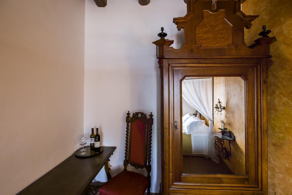 Palazzo Giunta - Porta Marina Ortigia 3*