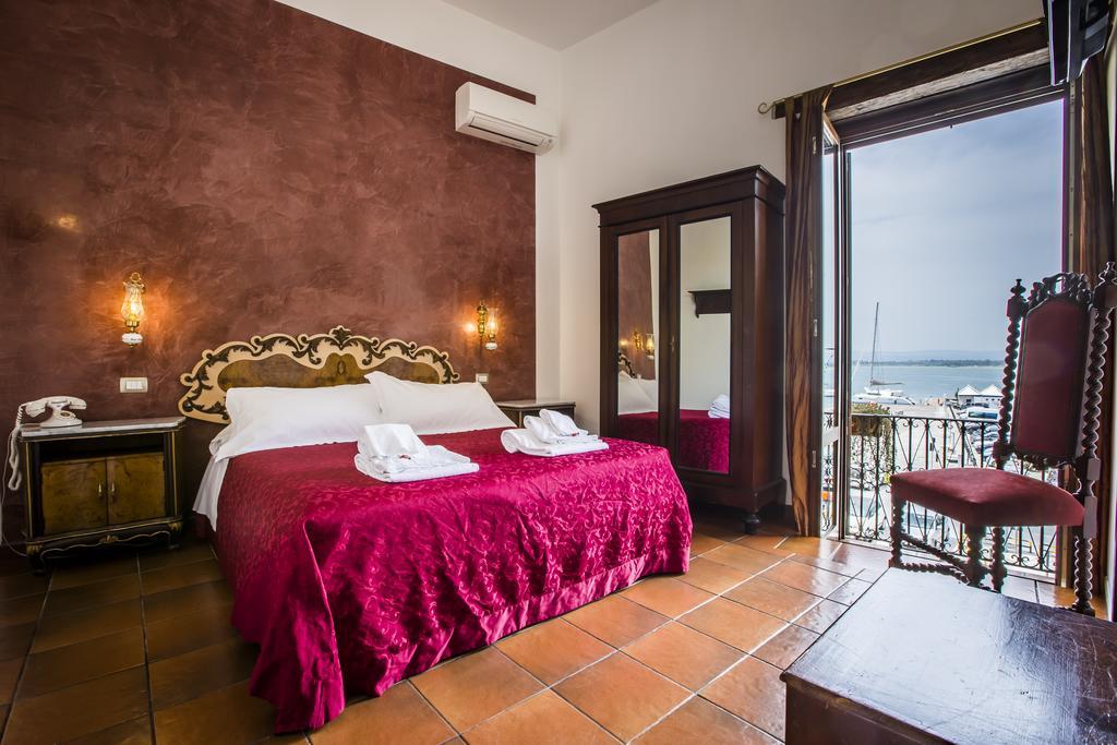Bed & Breakfast Palazzo Giunta - Porta Marina Ortigia