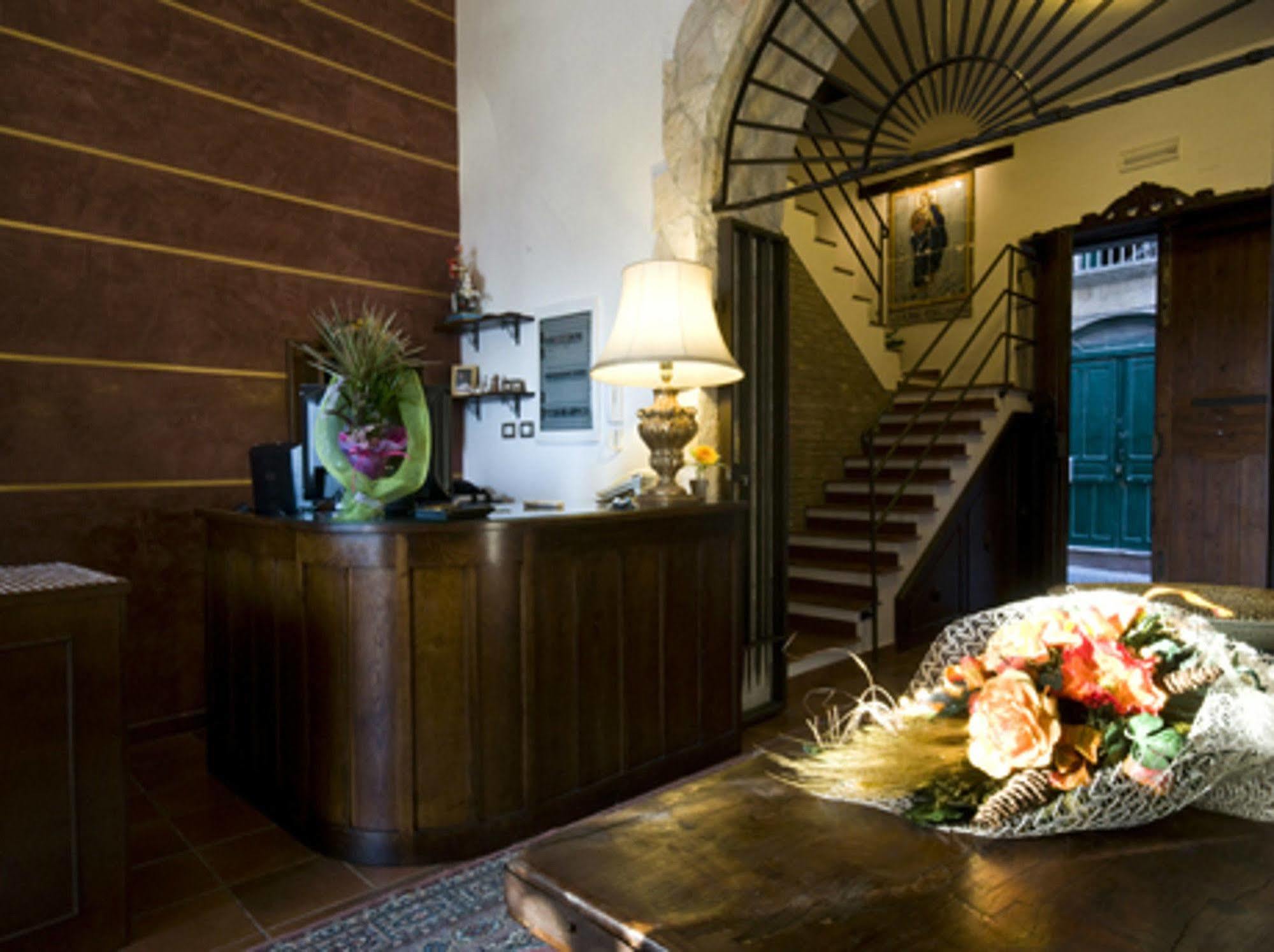 Palazzo Giunta - Porta Marina Ortigia Alojamento de Acomodação e Pequeno-almoço Syracuse